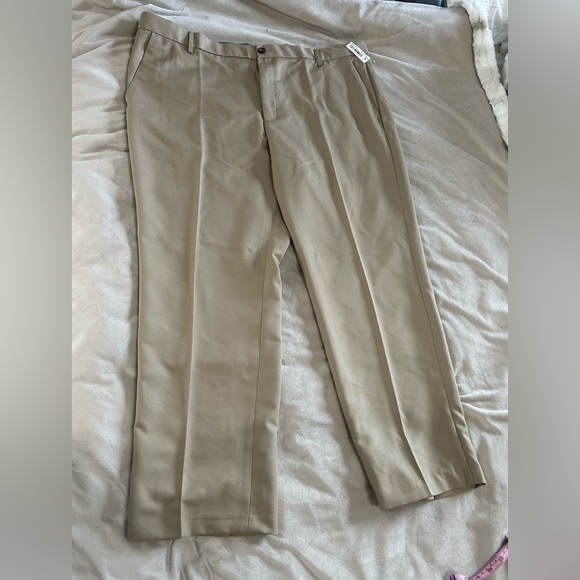 Men's Big & Tall Classic-fit Wrinkle-Resistant Flat-Front Chino Pant - Picture 3 of 11